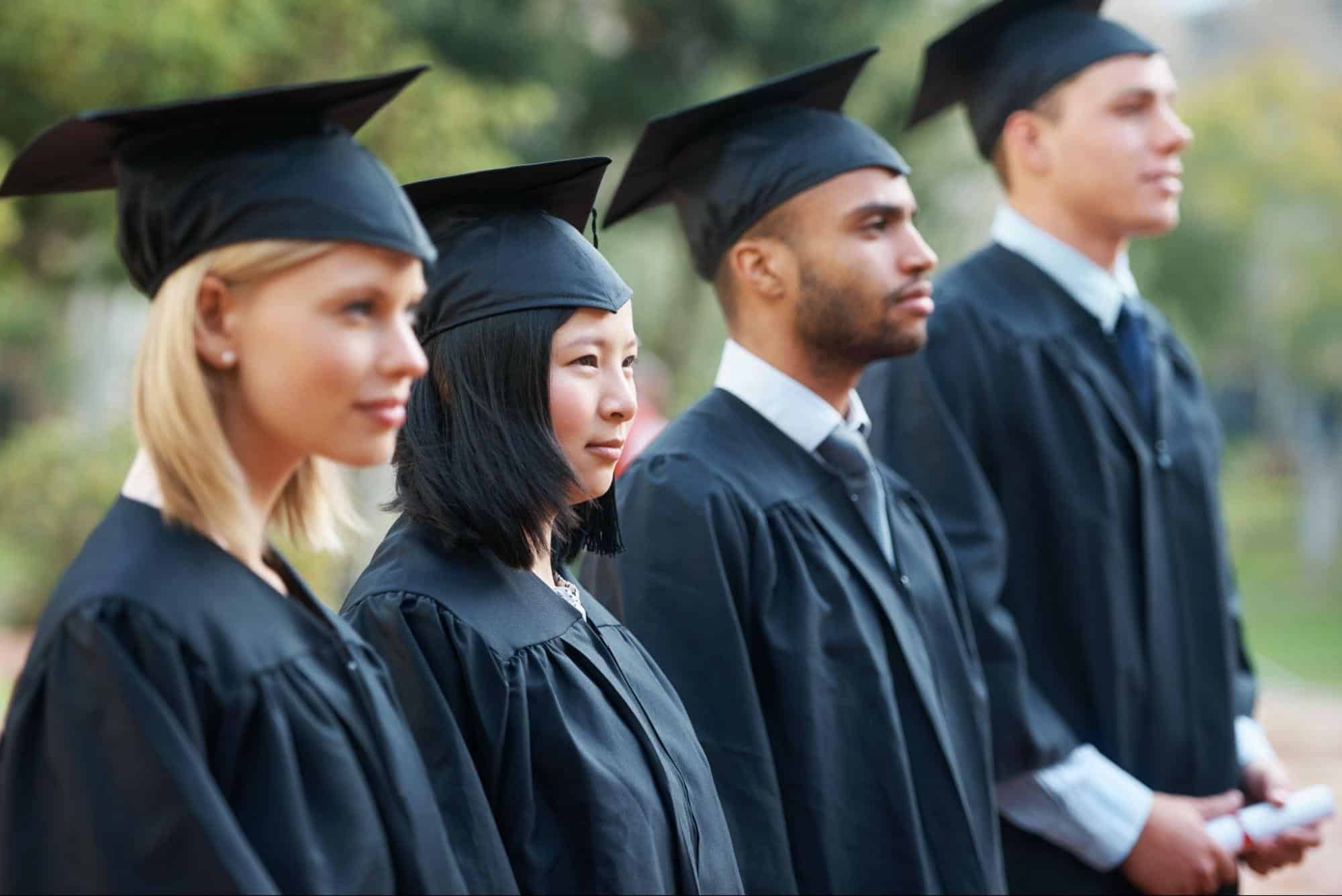 Difference between undergraduate and graduate student: main illustration