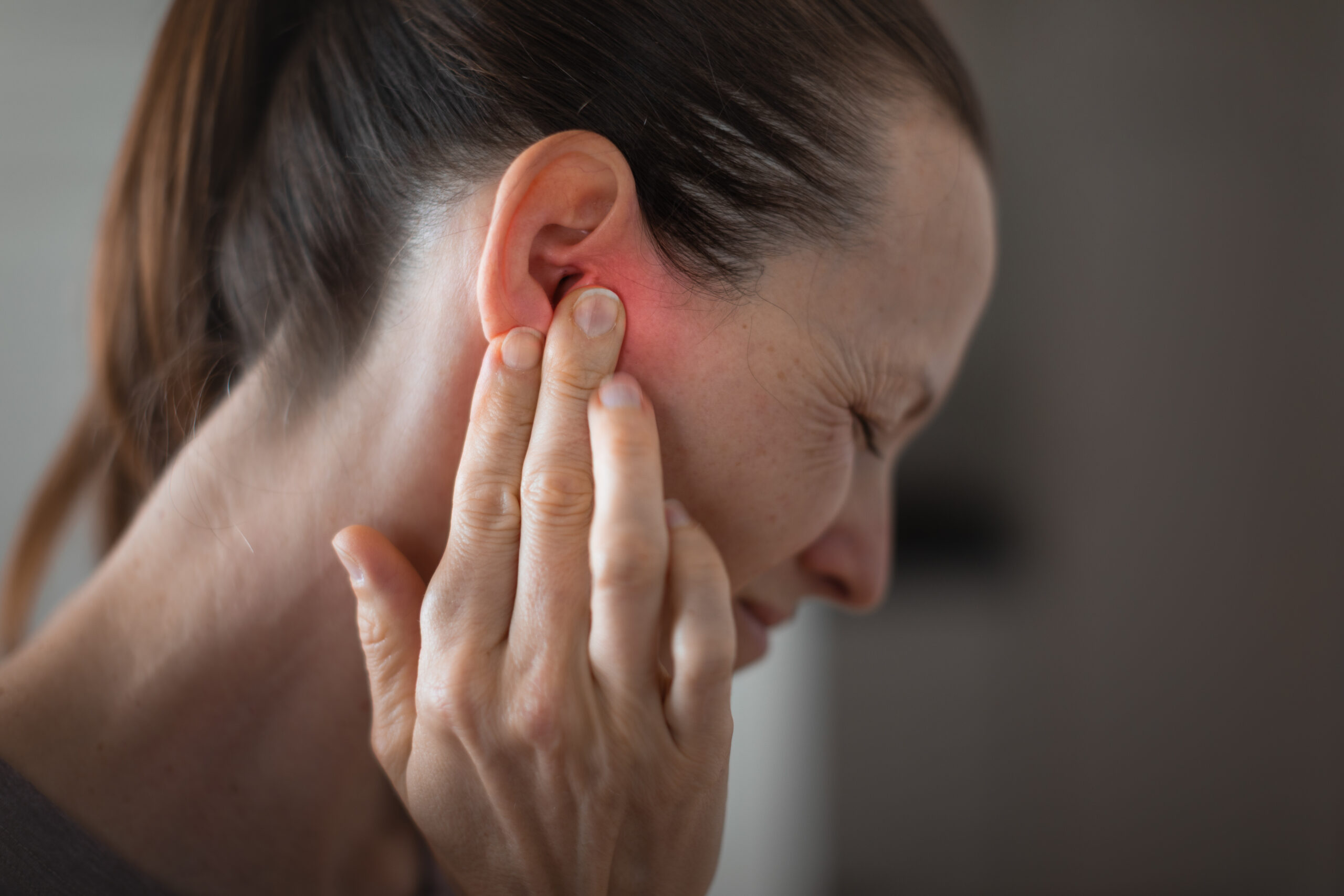 Why do my ears ring constantly: main illustration