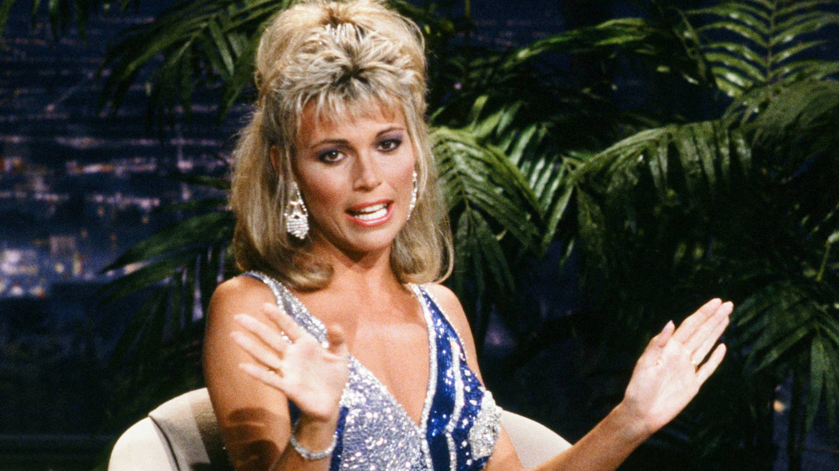 How long has vanna white been on wheel of fortune: main illustration