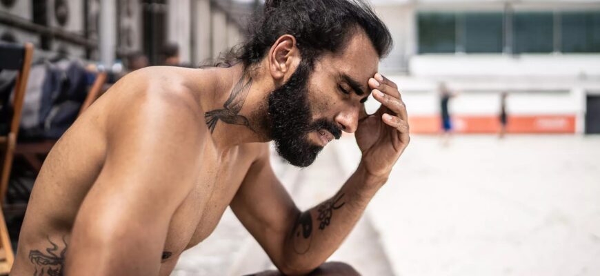 man-tired-summer-sun-1430437418