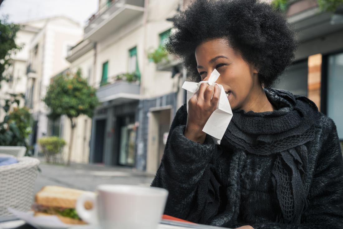 Why do we sneeze after eating: main illustration