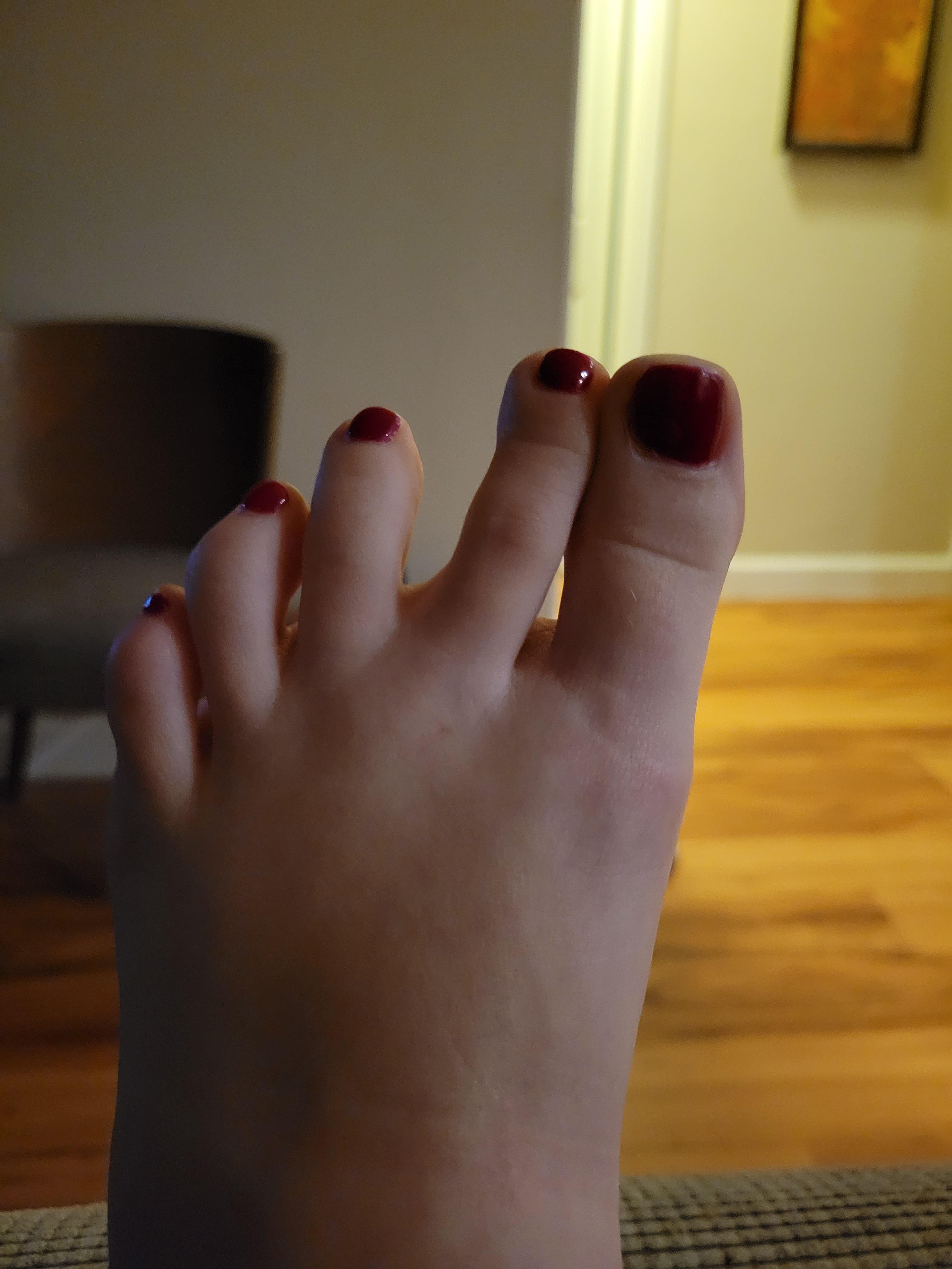 Why do my feet keep cramping: example and key details